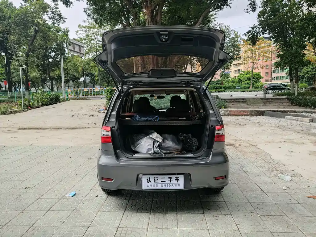 Nissan Livina — миниатюра 15