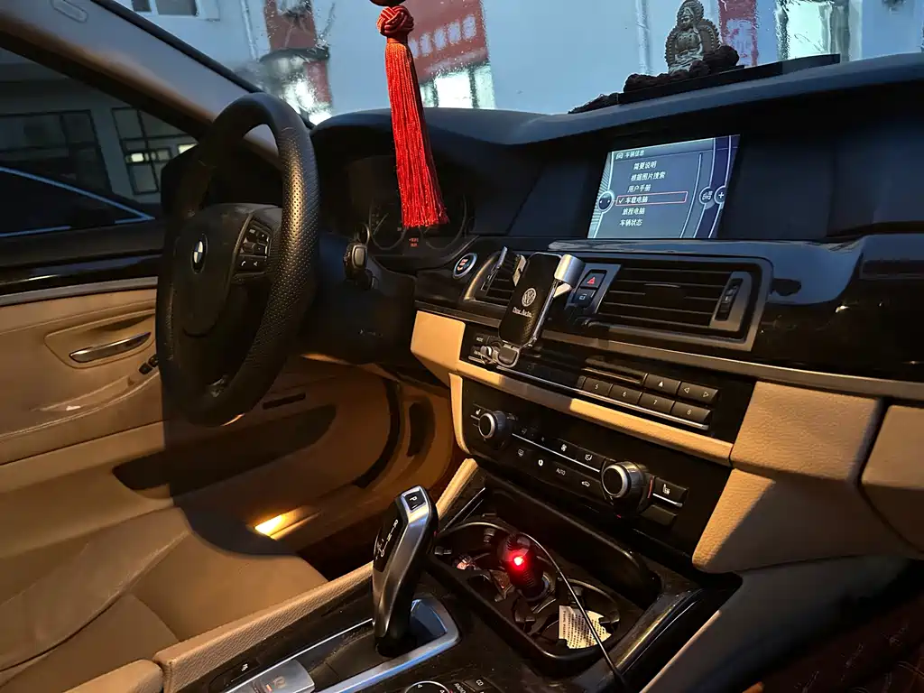 BMW 5 Series — миниатюра 11
