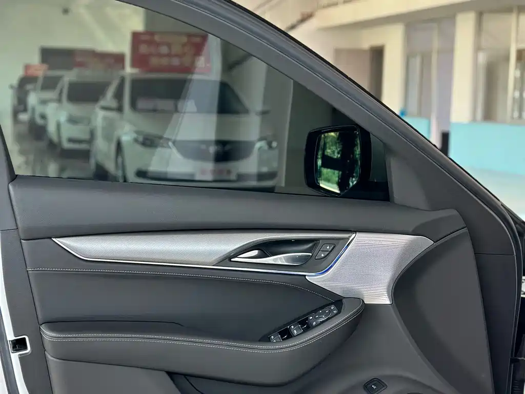 Cadillac CT5 — миниатюра 11