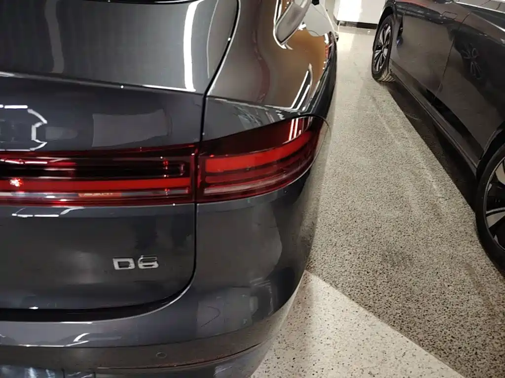 Roewe Young Wai D6 — миниатюра 8