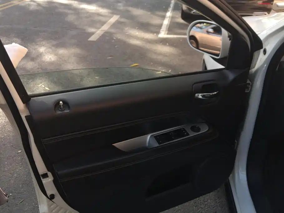 Jeep Compass (Import) — миниатюра 7