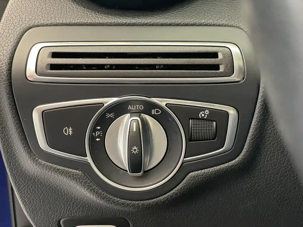 Mercedes-Benz C-Class — миниатюра 17