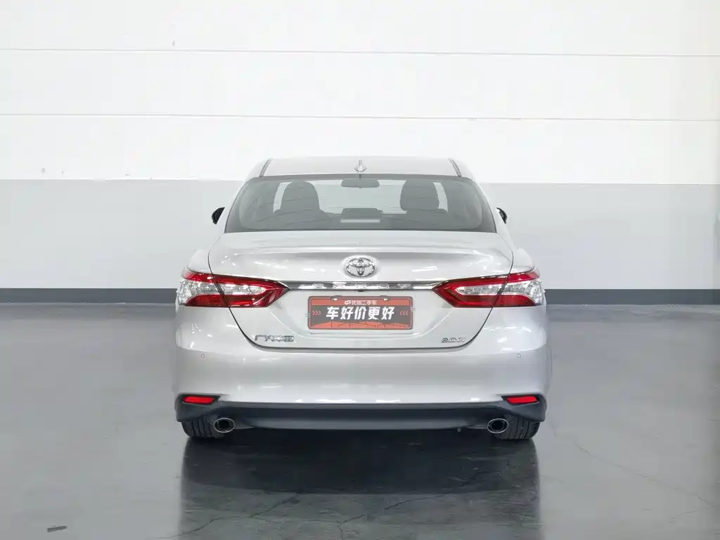 Toyota Camry — миниатюра 4