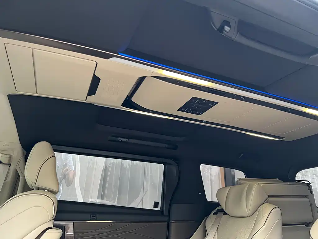 Toyota Vellfire — миниатюра 11