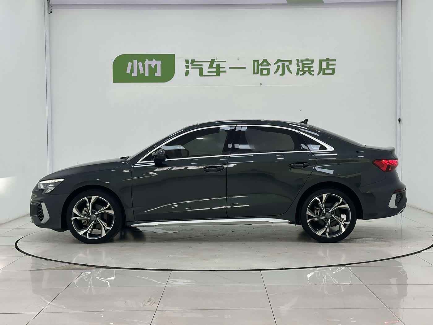 Audi A3 1.4 л 2021 г. Зелёный, пробег 27900 км