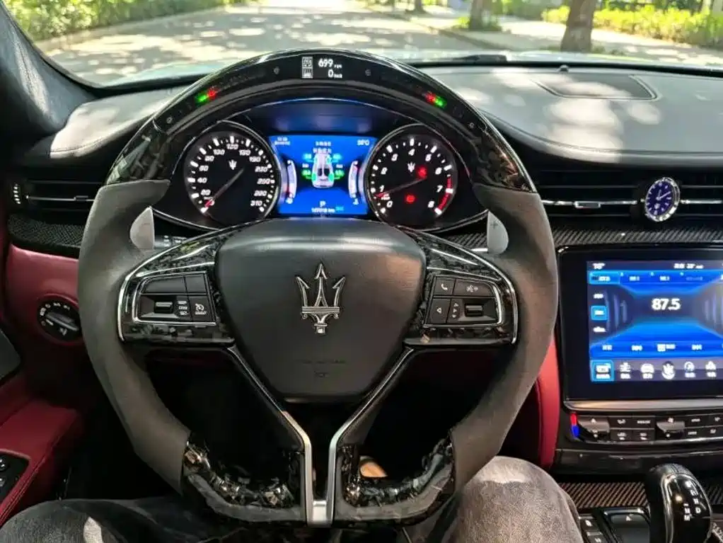 Maserati Quattroporte — миниатюра 6
