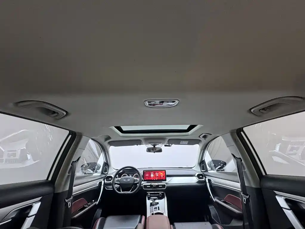 Geely Binyue — миниатюра 9