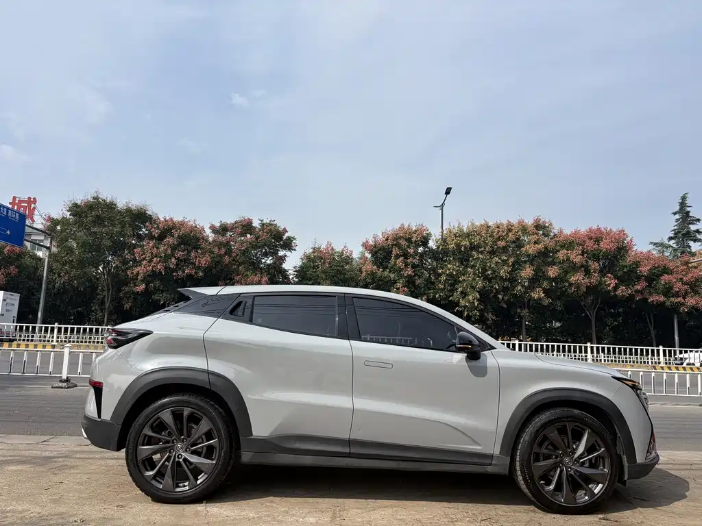 Changan UNI-T — миниатюра 6