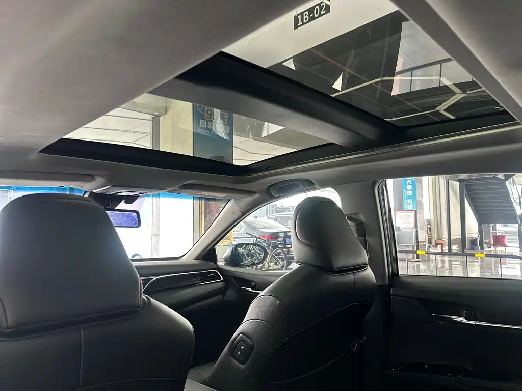 Toyota Camry 2019 2.5G Luxury V