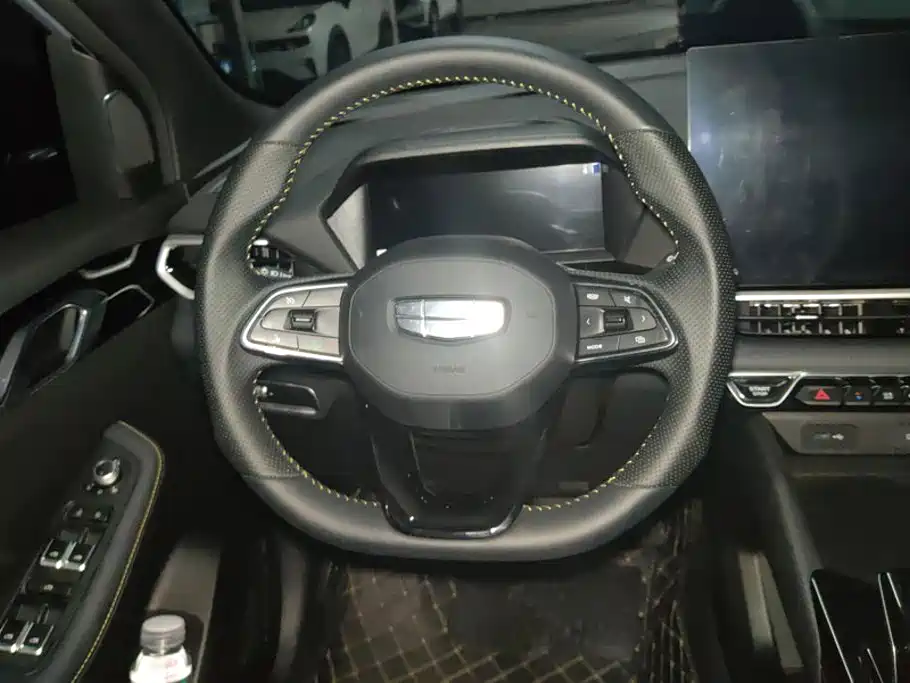 Geely Binyue — миниатюра 15