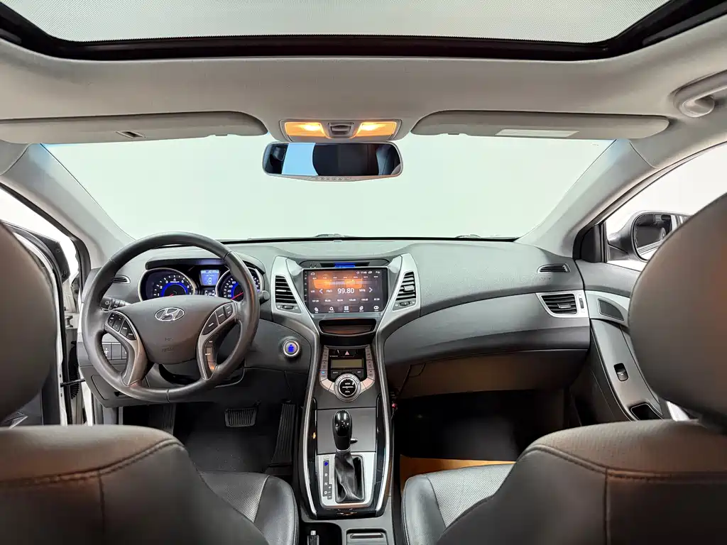 Hyundai Elantra Langdong — миниатюра 11