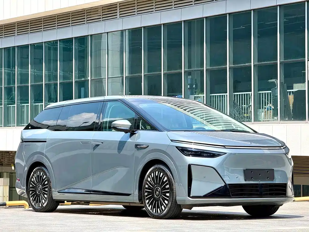 XPeng X9 — миниатюра 4
