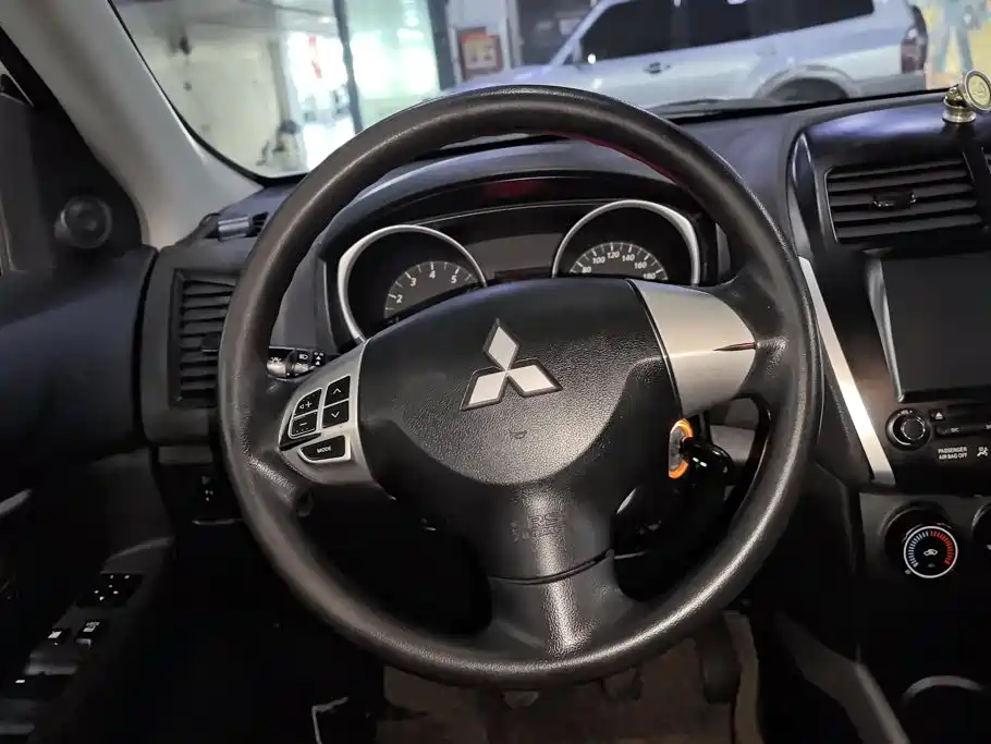 Mitsubishi ASX — миниатюра 15