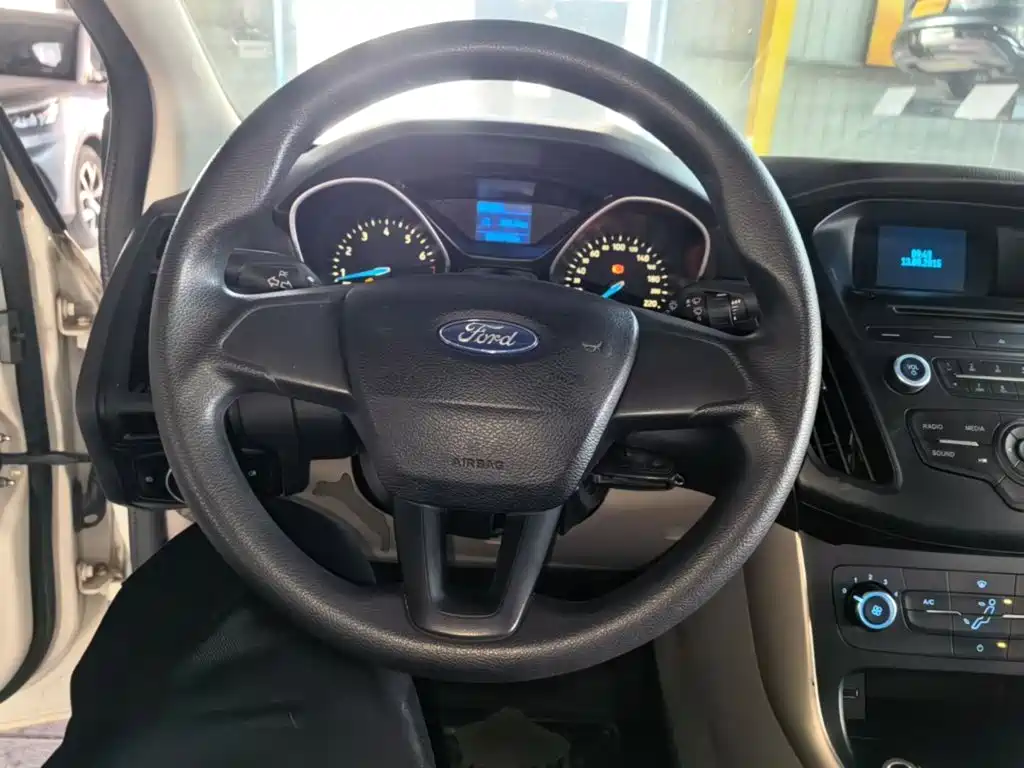 Ford Focus — миниатюра 11