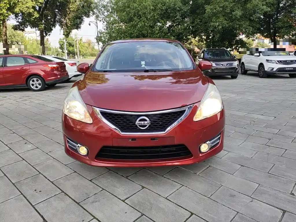 Nissan Tiida — миниатюра 3