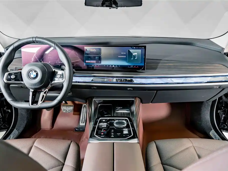BMW 7 Series — миниатюра 10