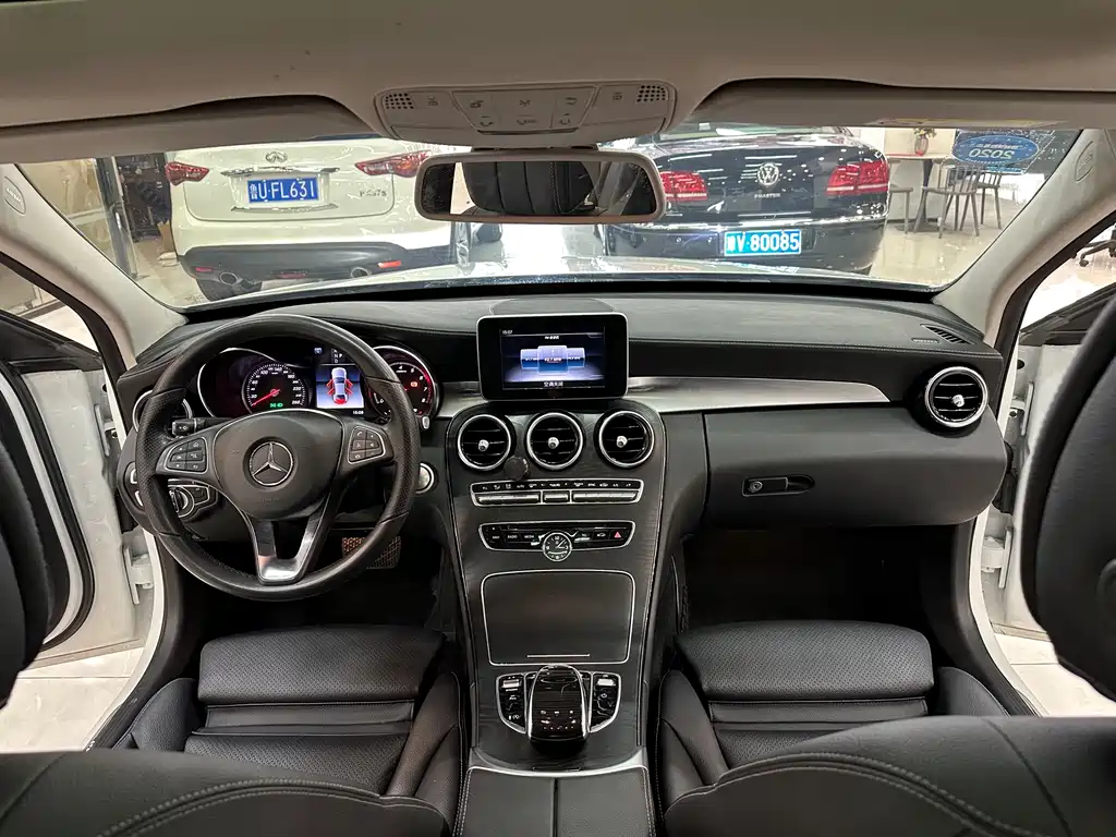 Mercedes-Benz C-Class — миниатюра 12