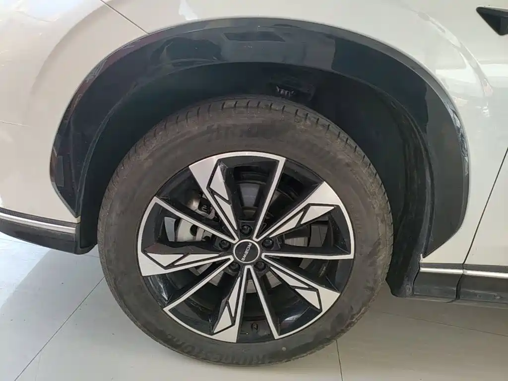 Roewe RX5 New Energy — миниатюра 23
