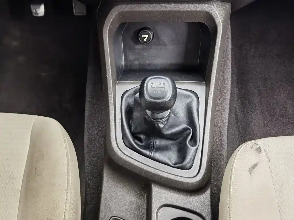 Wuling Hongguang V — миниатюра 13