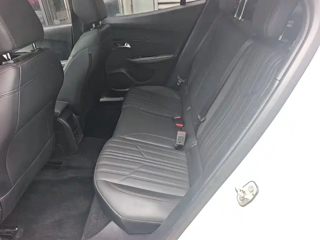 Peugeot 2008 — миниатюра 17