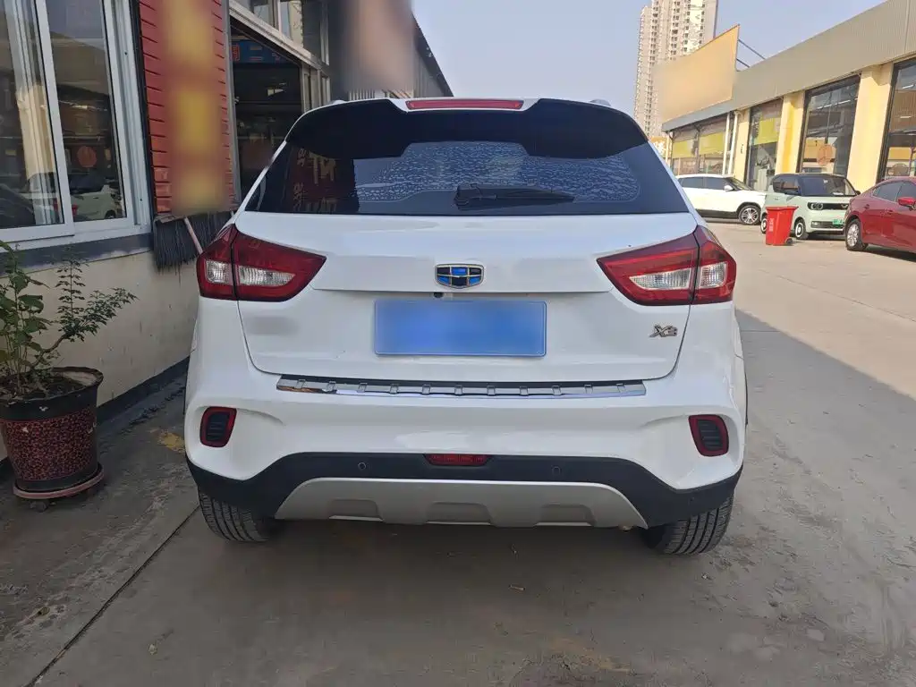 Geely Vision X3 — миниатюра 6