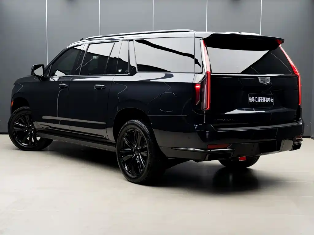 Cadillac Escalade — миниатюра 7