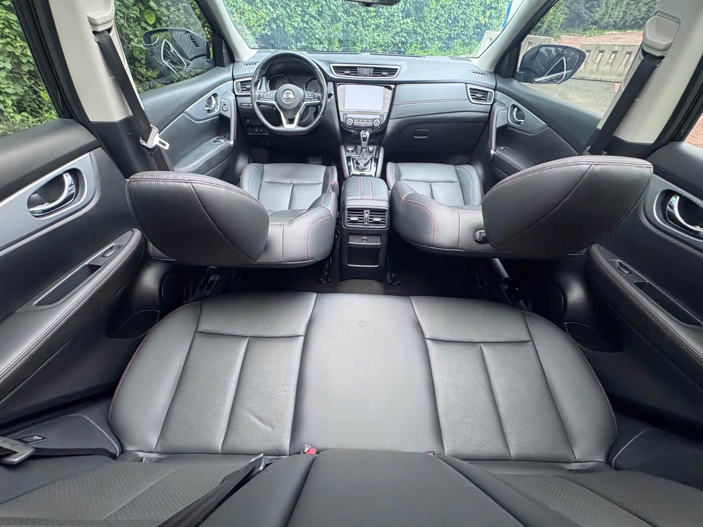 Nissan Qashqai 2.0 л 2023 г. Чёрный, пробег 29000 км