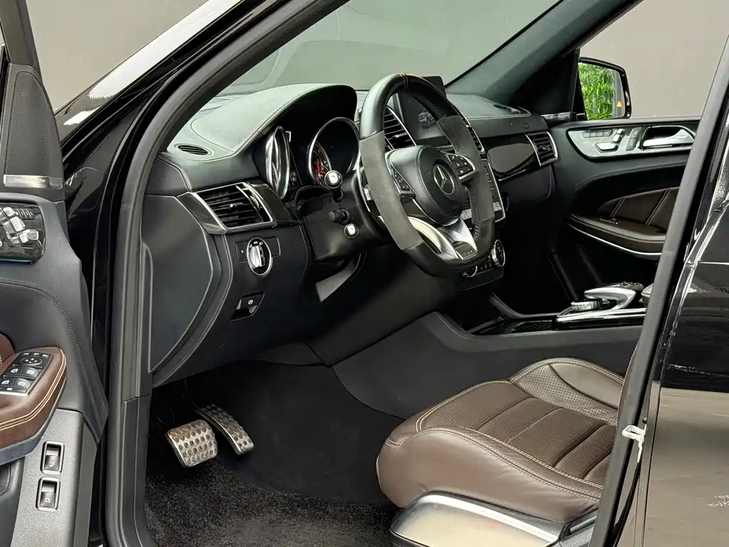 MERCEDES-BENZ  GLS AMG