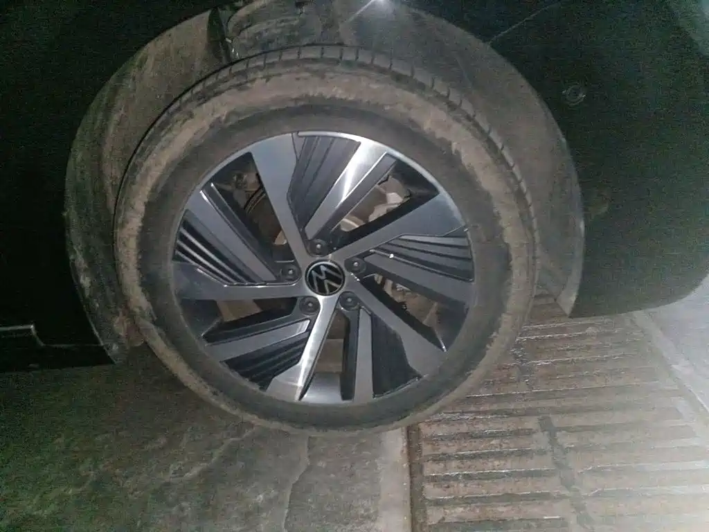 Volkswagen Passat PHEV — миниатюра 25