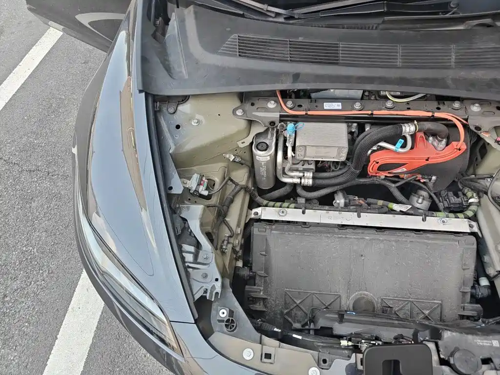 Tesla Model 3 — миниатюра 21