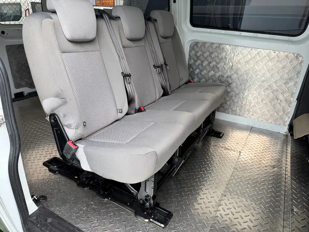 Ford Transit — миниатюра 6