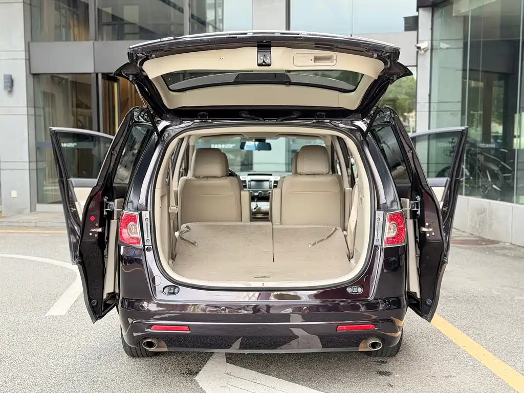 Mazda 8 — миниатюра 17