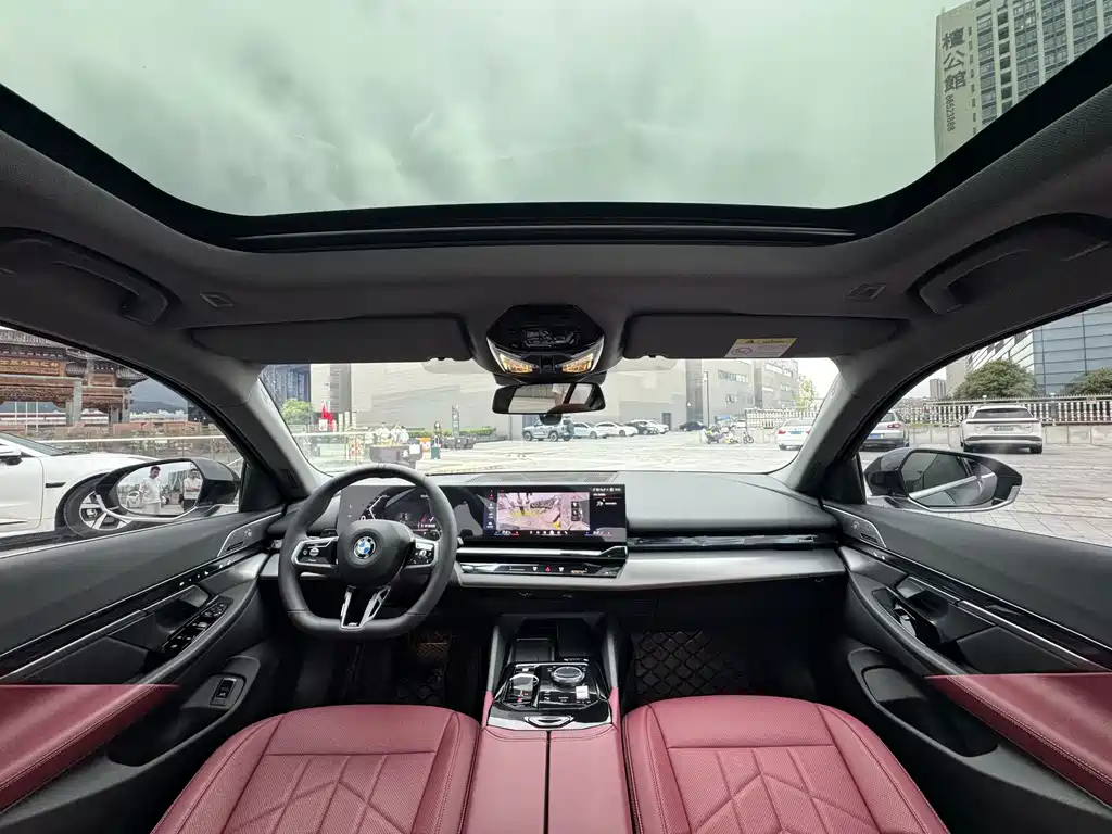 BMW 5 Series — миниатюра 16