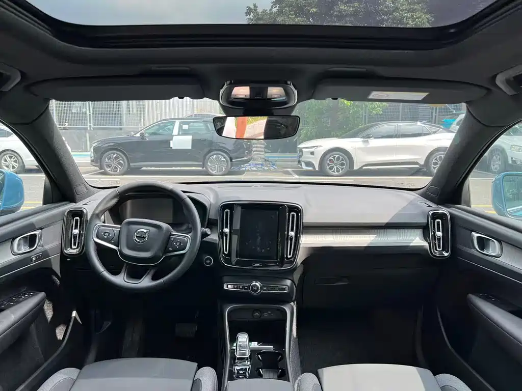 Volvo XC40 — миниатюра 9