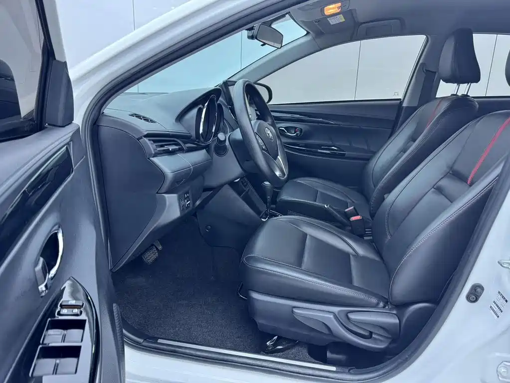 Toyota Yaris L — миниатюра 15