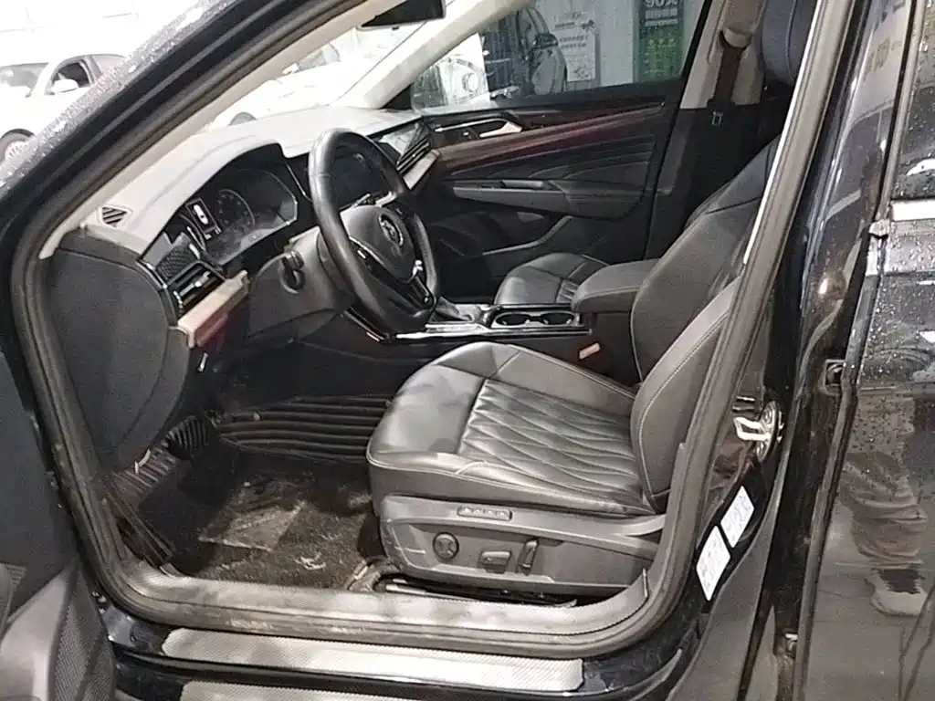 Volkswagen Passat PHEV — миниатюра 15
