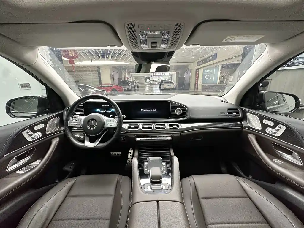 Mercedes-Benz GLS — миниатюра 9