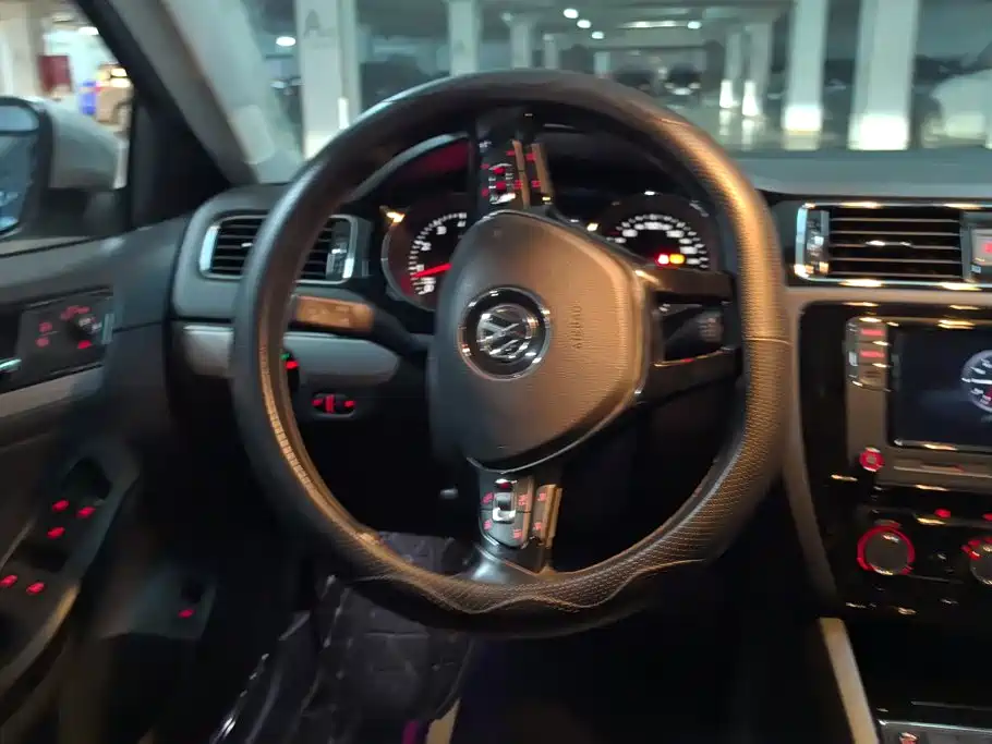 Volkswagen Sagitar — миниатюра 15