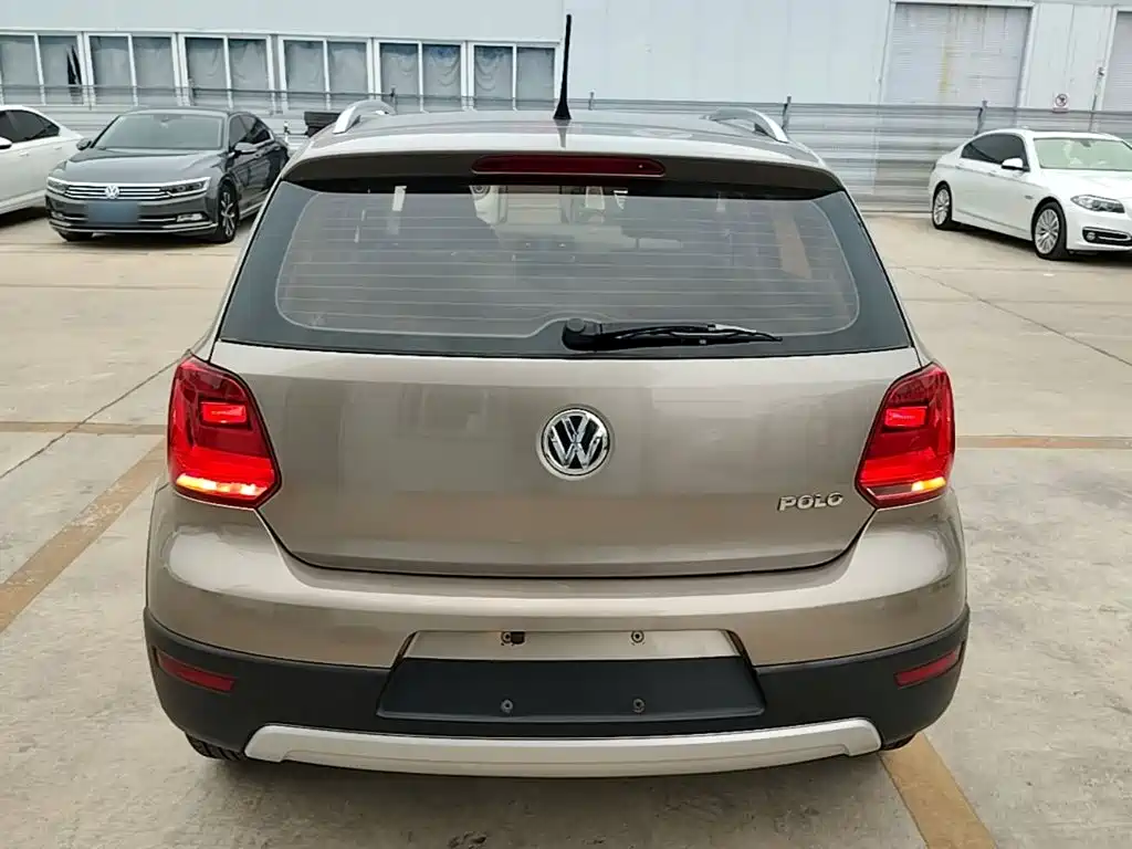 Volkswagen Polo — миниатюра 6