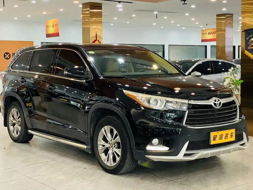 TOYOTA HIGHLANDER
