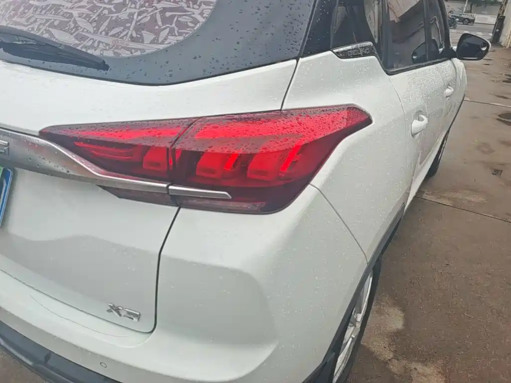 BAIC X3 — миниатюра 8