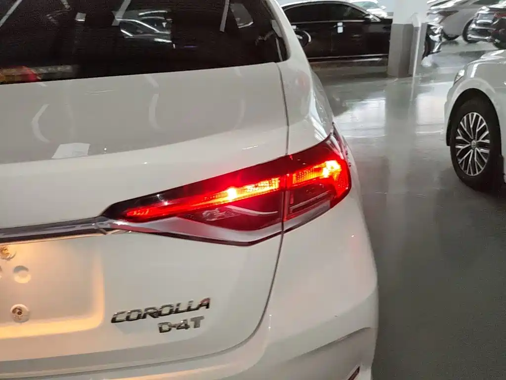 Toyota Corolla — миниатюра 8