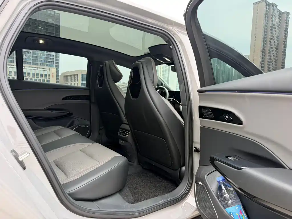 Hongqi Hongqi EH7 — миниатюра 6