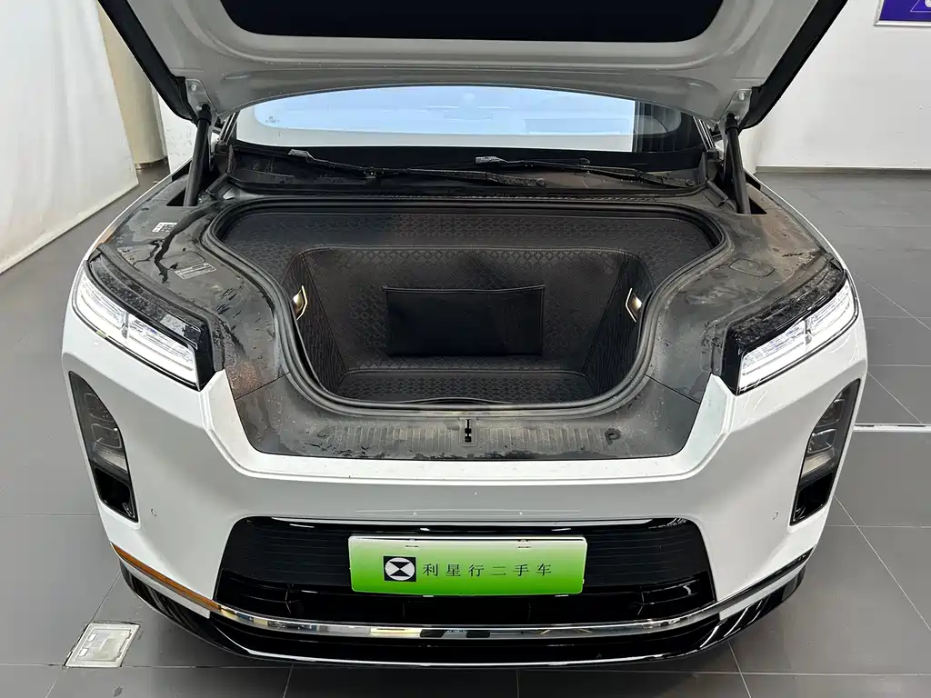 NIO ES8 — миниатюра 21