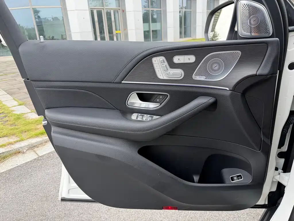 Mercedes-Benz GLE (Import) — миниатюра 22