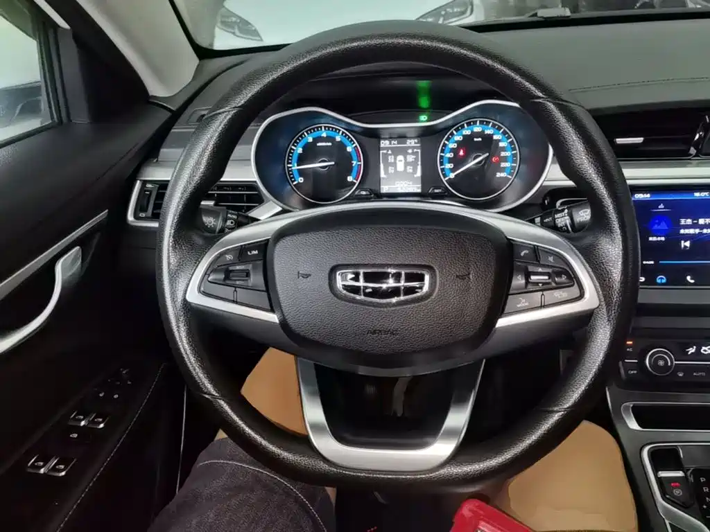 Geely Emgrand — миниатюра 11
