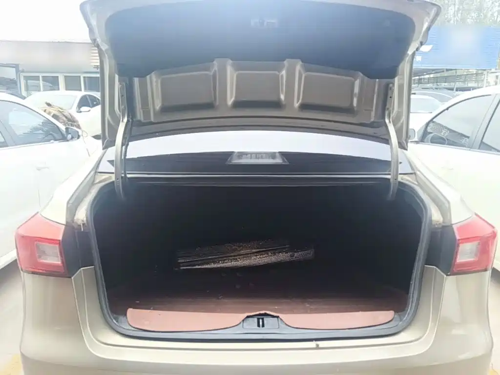 Roewe 360 — миниатюра 19