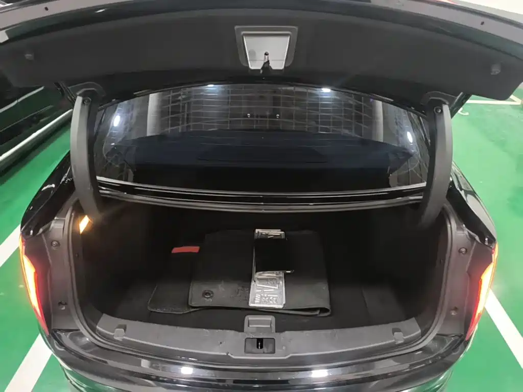 Hongqi Hongqi E-QM5 — миниатюра 19