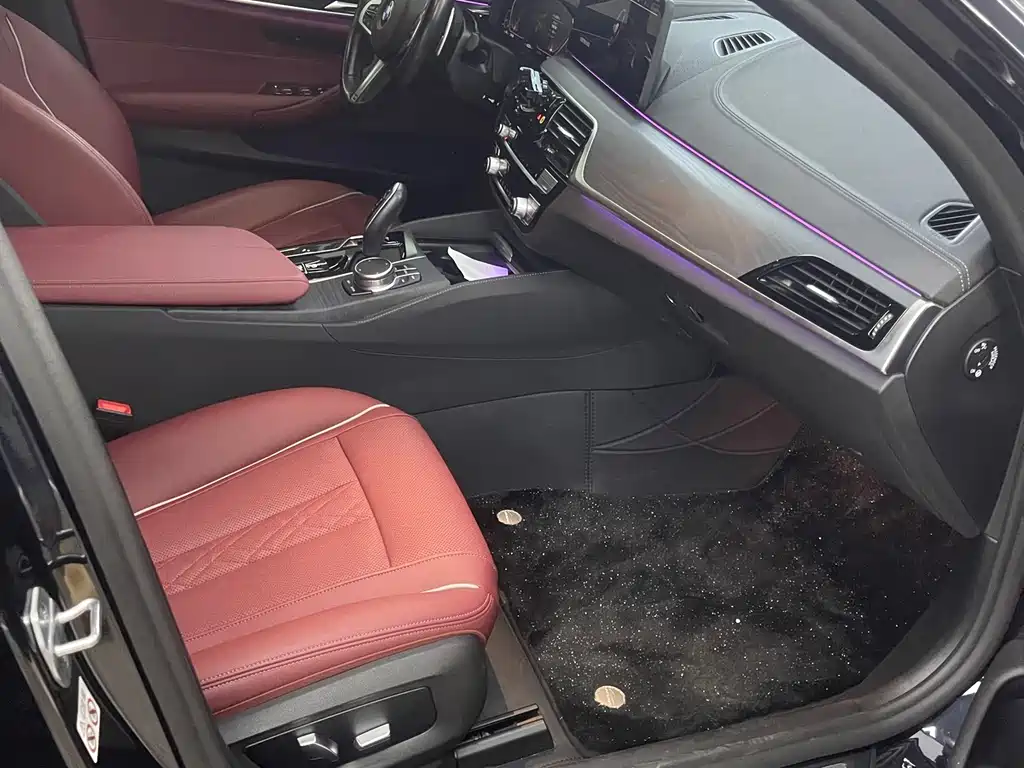 BMW 5 Series — миниатюра 13