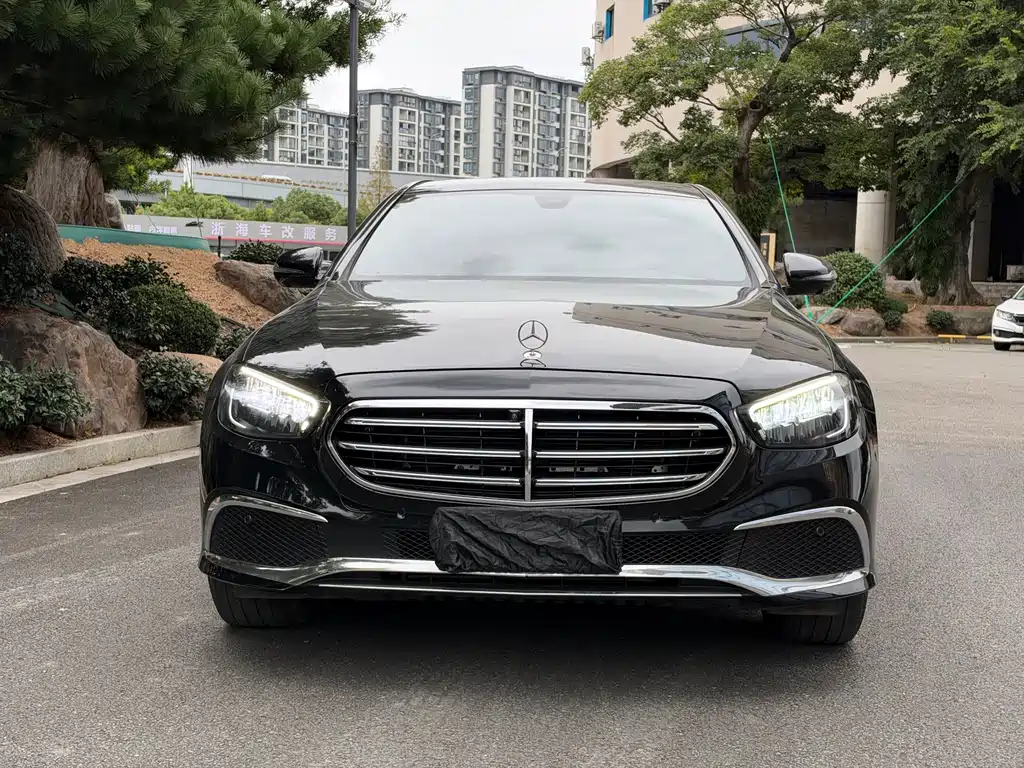 Mercedes-Benz E-Class — миниатюра 2